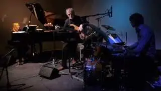Ternary plays 'Optimiste' (Ronan Guilfoyle)