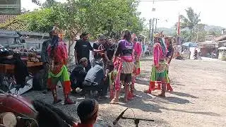 Kesenian Ebeg Banyumasan MPMJ renggong lor ,memperingati hari kemerdekaan NKRI ,balai desa kaliwedi