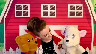 Awana Cubbies Puppet Show - AppleSeed Bear Hug 26