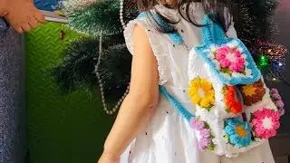 Mochilita de colores, s&uacute;per bonito para tejerlo ! Regalar o vender artesan&iacute;a hecho de hilo 😊✨🤩