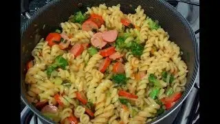 Macarrão com Salsicha e Brócolis