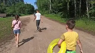 Пикник с друзьями. Купаемся в речке