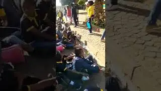yeoville boys primary school teacher entertaining learners before going to Goldreef city.