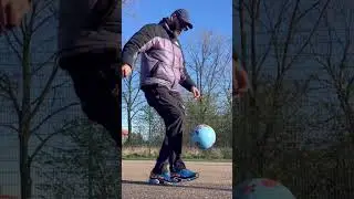 Randy Koetsier x Lion&rsquo;s Tale Studios #streetstyle #panna #footballskills #football #footballshorts
