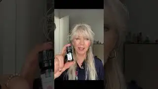 Bio Rosen&ouml;l wirkt in meinem selbst gemachten Kollagen Gel gegen Falten und Pickel. DMSO als Tr&auml;ger.