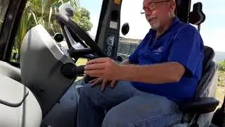 KOMATSU Retro-Excavadora P2