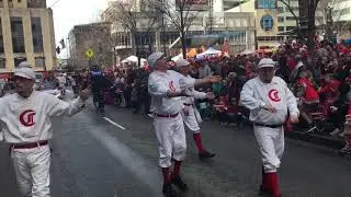 2019 red&rsquo;s parade with Hall of Fame Redstockings team