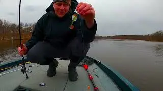 Ice Out Bass Fishing Wisconsin (Huge One Hooked)