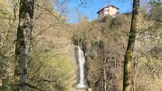la stupenda cascata di Brinzio   ( Varese ) Alta 27 metri
