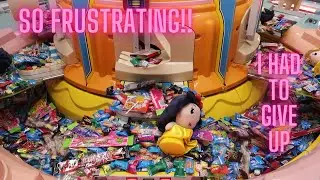 This Was Frustrating! - Playing the BIG SWEET LAND Candy Pusher - Arcade Game - I Had To Quit
