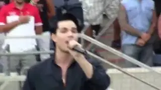 Isaiah Grass sings 