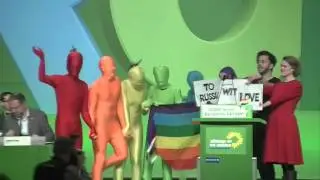 Parteitag in Dresden: Aktion der Grünen Jugend gegen Diskriminierung Homosexueller in Russland