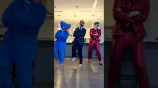 Teaching CG5 The Dance to my New Song