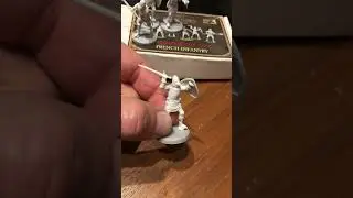V&V miniatures review 28mm HYW English infantry and 40mm HYW French infantry.