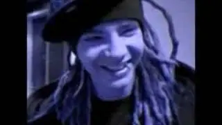 Tom, Hit me baby one more time