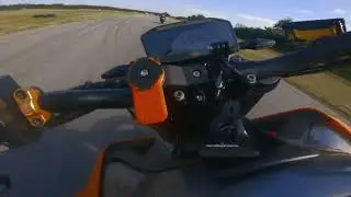 Dakar Ring - KTM 790 Duke vs Triumph Street Triple RS