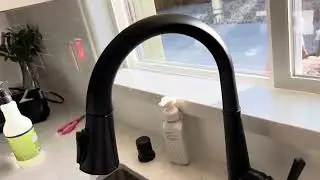 Delta Faucet Emmeline Matte Black Kitchen Faucet Touch, Touch Kitchen Faucets with Pull Down Sprayer