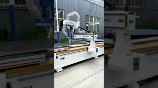 Popular ATC CNC Furniture Making Machine with feeding device and linear type tool change.