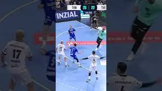 MONSTER-DOPPEL-PARADE VON ANDREAS WOLFF! 😱 #dynhandball