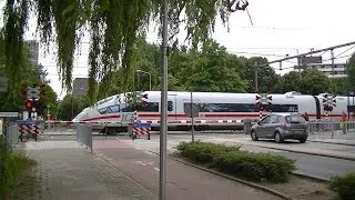 Spoorwegovergang Diemen // Dutch railroad crossing