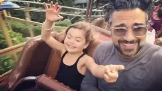 Jaime Camil con su hija Elena en Walt Disney World
