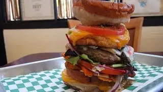Veggie Hyrbrid at Oh My Burger L.A. | The Burger Crawl - Ep. 28