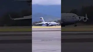 Landing of a C-17 strategic transport aircraft #usaf #usairforce