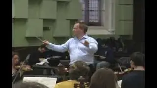 Russell Gray conducts Symphonie Fantastique Berlioz exerpt 1 last movenent