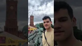 Людям нравится трогать статуи&hellip;