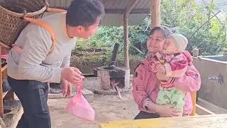 Harvest papayas, sell them at the market, and cook crispy fried pork eat with his wife and children.