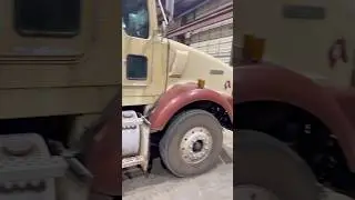Changing a log trailer weight scales 🛻   🌕Subscribe🔴#trucking #logging #mechanic #bluecollar