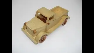Picape de Madeira (Wooden Pickup Truck)