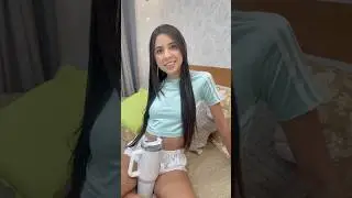 У нее простуда.