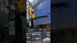 EP1173 Tesla Blue Cybertruck on a tow truck