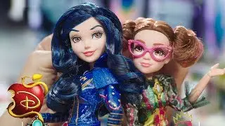 Disney Descendants &ndash; &lsquo;Isle of Lost Dolls&rsquo; Official Spot