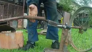 motor je v traktoru ale při rozjezdu kouří spojka