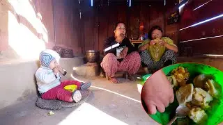 Having momo with Laxmi in her home@AloneAdhirajnepal @pastorallifeofnepal