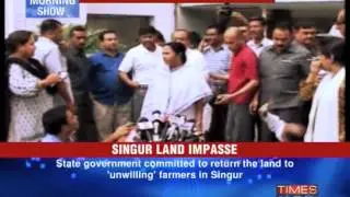 Singur land impasse: Mamata Banerjee exploring options