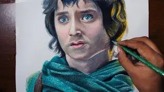 Drawing Frodo Baggins (Elijah Wood) from Lord of the rings films - Prismacolor pencils.
