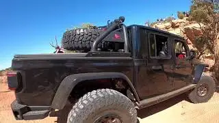Tip Toe Behind the Rocks.  2021 Easter Jeep Safari.  Jeep Off-road.