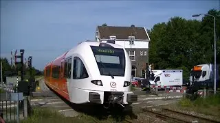 Spoorwegovergang Kropswolde // Dutch railroad crossing