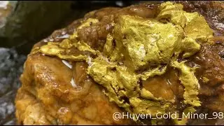 LARGE GOLD ORE EP-44, Unbelievable She Found BIG Gold Nuggets!