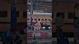 Varanasi Bareilly Express at Bareilly Junction#india#railway#train#like #exam #travel #reels #videos