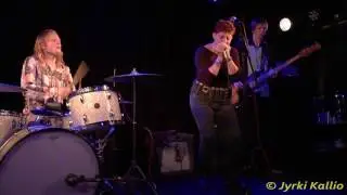 Kat Baloun & The Frostbites at Down Home Kivi