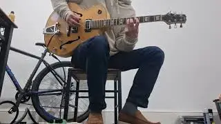 www.coolhandguitars.co.uk. me showcasing my peavy rockingham for sale wwwcoolhandguitars.co.uk