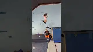#trampoline #parkour #tricking #flip #stitch #shorts