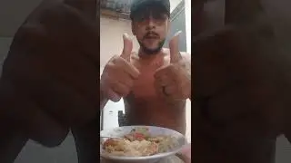 Primeiro almoço de 2026 tripa frita salada feijão arroz e muita pimenta 😋🌶️