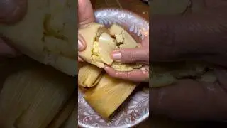 Tamales de Chicharr&oacute;n en salsa Verde! #tamalesmexicanos #tamales #chicharron #d&iacute;adelacandelaria