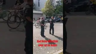 Rad Demo M&uuml;nchen: einer ist im Baum! #polizei #politik #protest