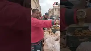 بيوزع 3000 رغيف لله كل جمعة.. الفطار ببلاش للمواطنين في سوق الجمعة بالإسكندرية